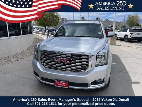 Used 2019 GMC Yukon XL Denali w/ Denali Ultimate Package AWD/4WD image 1