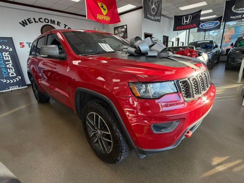 Used 2018 Jeep Grand Cherokee Trailhawk AWD/4WD image 13