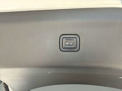 Used 2023 Buick Enclave Premium w/ Experience Buick Package FWD image 34