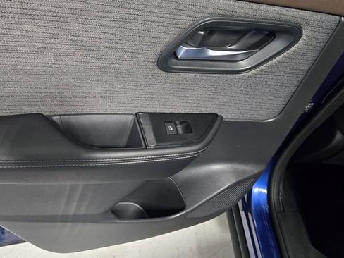 Used 2023 Nissan Rogue SV image 27