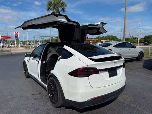 Used 2022 Tesla Model X image 5