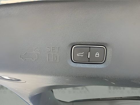 Used 2025 Ford Expedition Platinum w/ Stealth Appearance Package AWD/4WD image 28