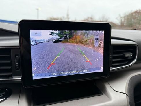 Used 2023 Ford Explorer XLT w/ Equipment Group 202A image 9