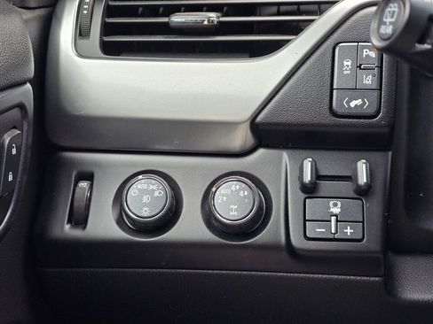 Used 2015 Chevrolet Suburban LTZ AWD/4WD image 18