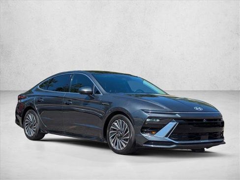 Used 2024 Hyundai Sonata Limited FWD image 3