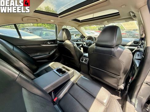 Used 2017 Nissan Maxima 3.5 SL FWD image 28