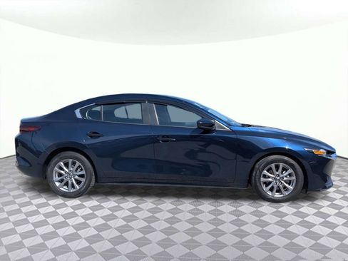 Used 2020 MAZDA MAZDA3 Sedan image 2
