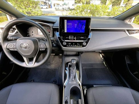 Used 2025 Toyota Corolla SE image 7