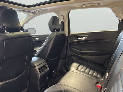 Used 2017 Ford Edge SEL w/ Equipment Group 201A AWD/4WD image 17