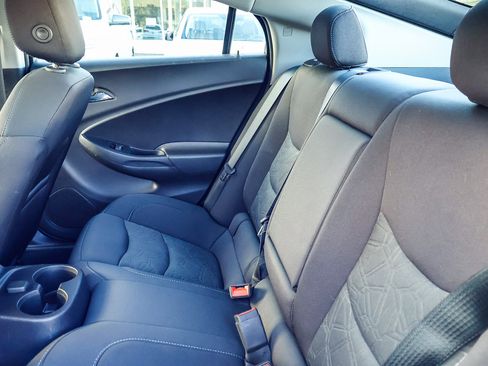 Used 2018 Chevrolet Volt LT w/ Comfort Package image 14