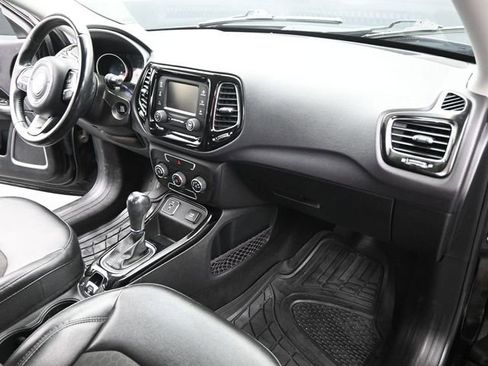 Used 2018 Jeep Compass Latitude FWD image 25