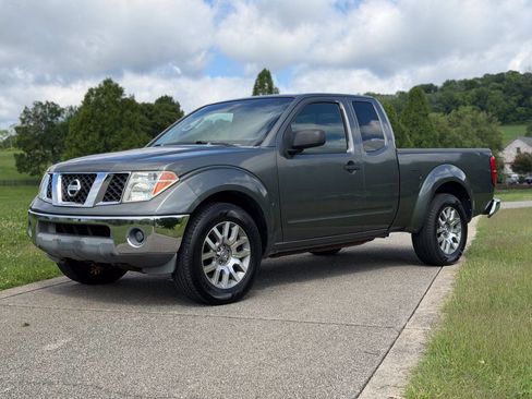 Used 2006 Nissan Frontier SE RWD image 1