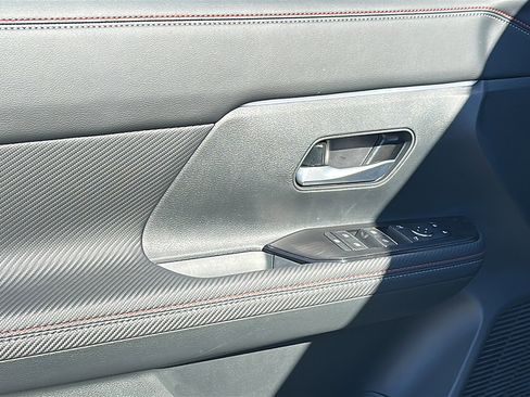 New 2026 Nissan Kicks SR w/ Cold Weather Package image 13