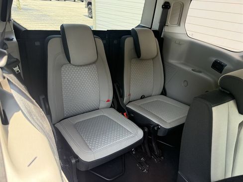 Used 2022 Ford Transit Connect XLT FWD image 5