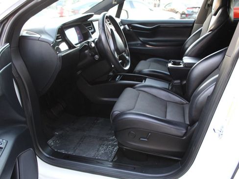 Used 2018 Tesla Model X 75D AWD/4WD image 9