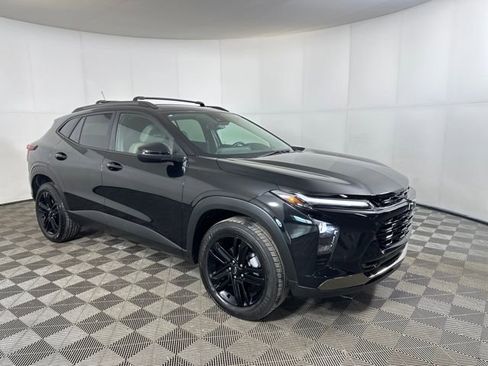 Used 2025 Chevrolet Trax ACTIV w/ Driver Confidence Package image 7