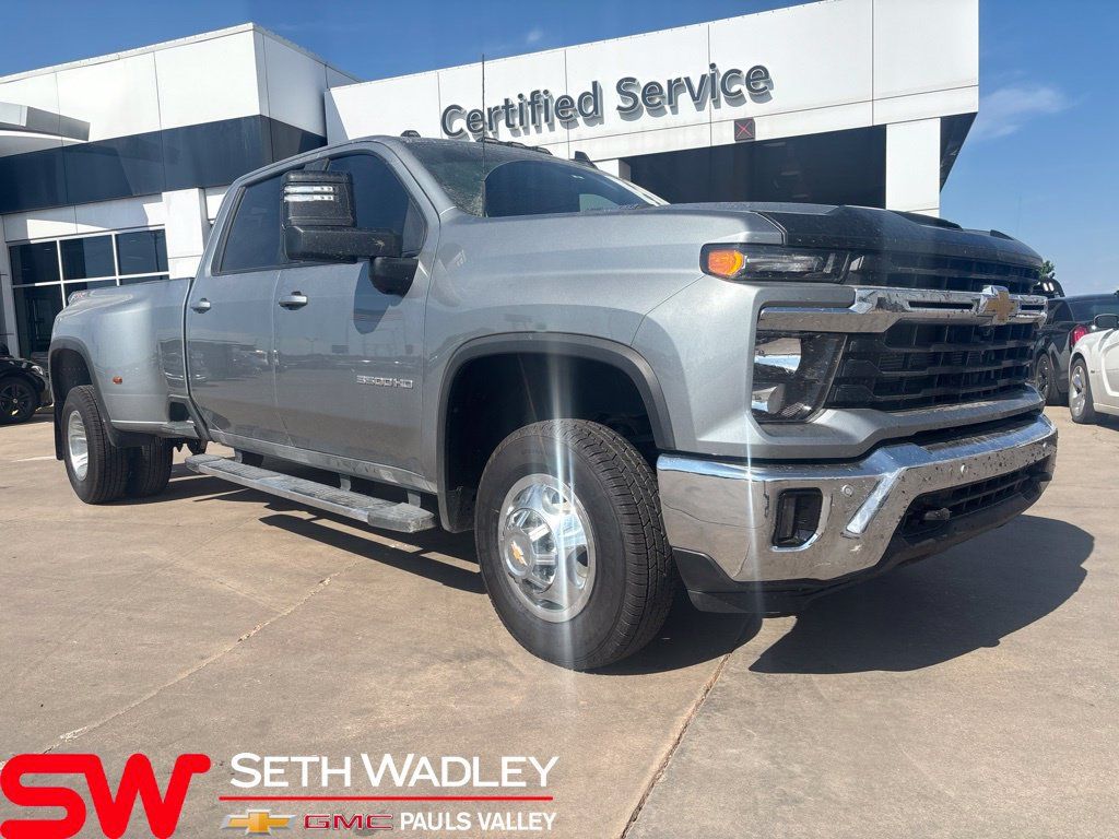 Used 2025 Chevrolet Silverado 3500 LT w/ Texas Edition AWD/4WD image 1