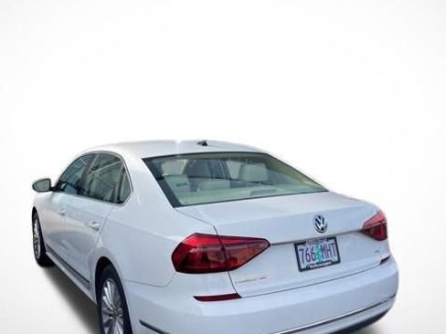 Used 2017 Volkswagen Passat 1.8T SE image 10