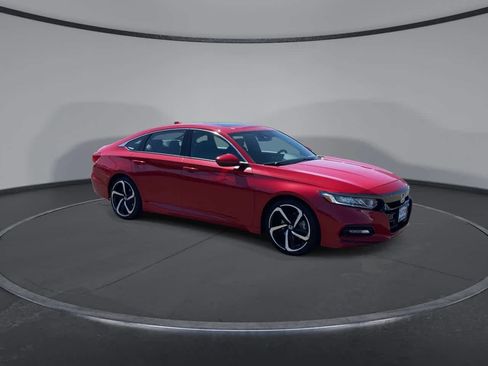 Used 2018 Honda Accord Sport image 3