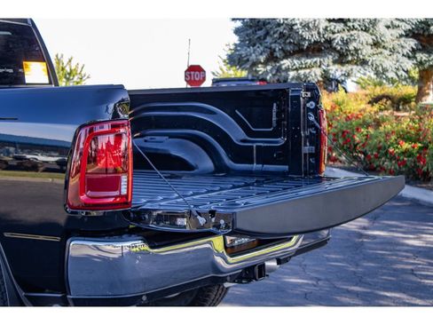 Certified 2025 RAM 2500 Big Horn AWD/4WD image 10