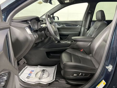 Certified 2025 Cadillac XT6 Premium Luxury image 10