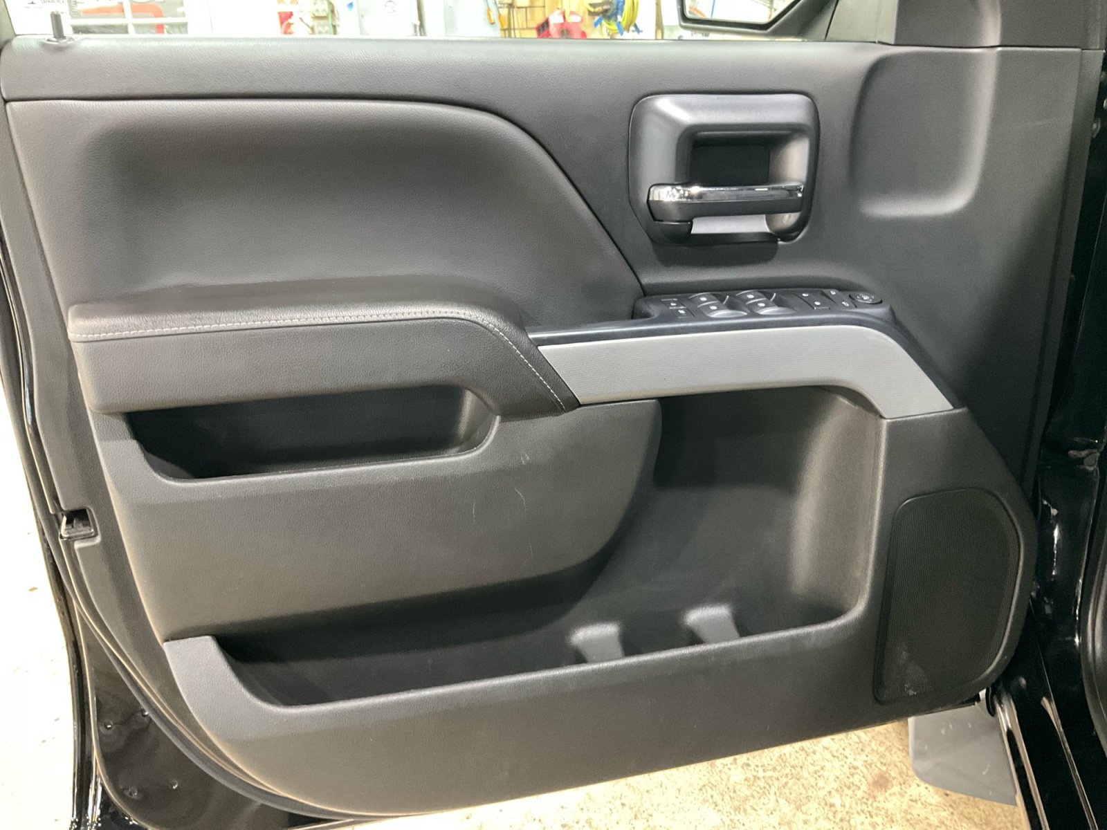 Used 2017 Chevrolet Silverado 1500 LT w/ All Star Edition AWD/4WD image 34