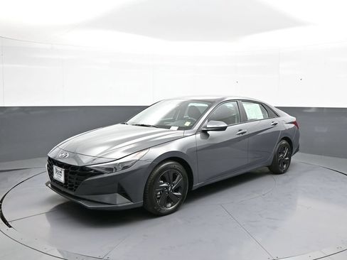 Certified 2023 Hyundai Elantra SEL FWD image 1