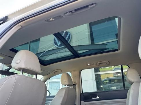 Certified 2023 Volkswagen Atlas SE w/ Panoramic Sunroof Package AWD/4WD image 21