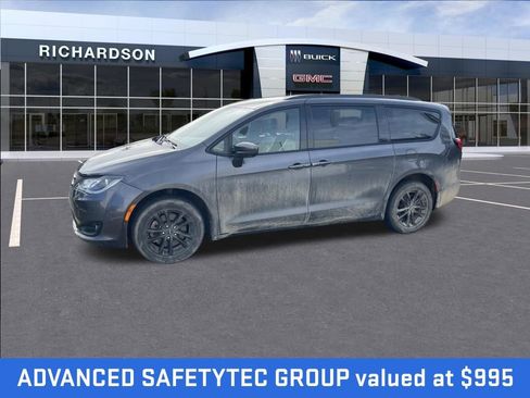 Used 2020 Chrysler Pacifica Touring-L w/ Advanced Safetytec Group AWD/4WD image 3