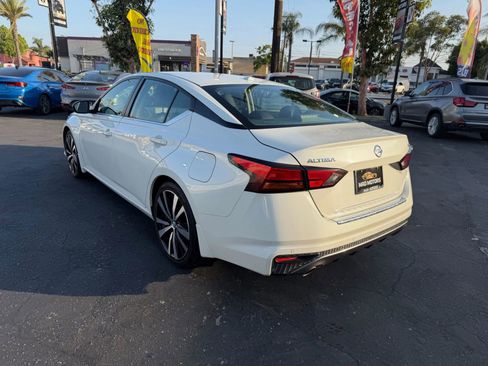 Used 2022 Nissan Altima 2.5 SR FWD image 3