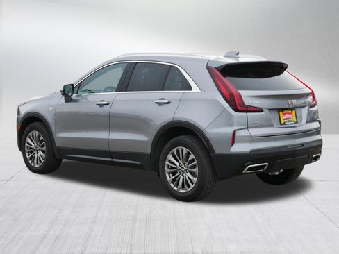 Used 2025 Cadillac XT4 Premium Luxury image 5