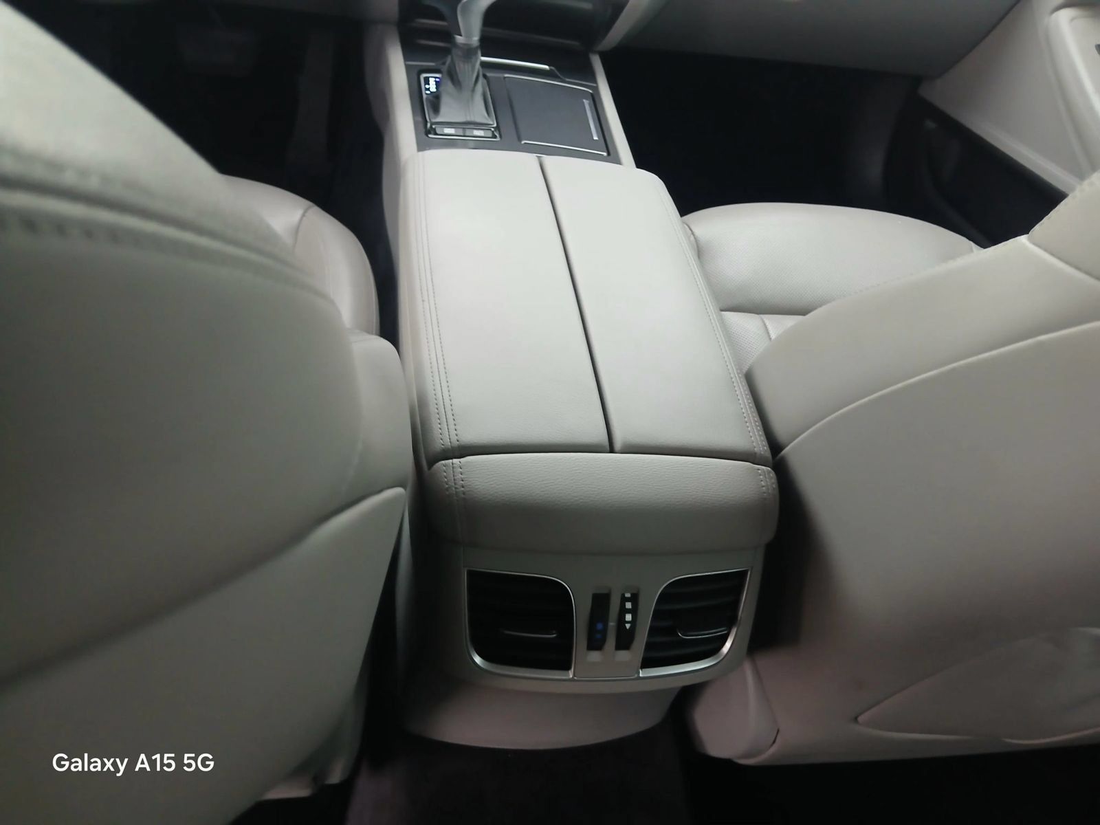Used 2018 Genesis G80 3.8 RWD image 27