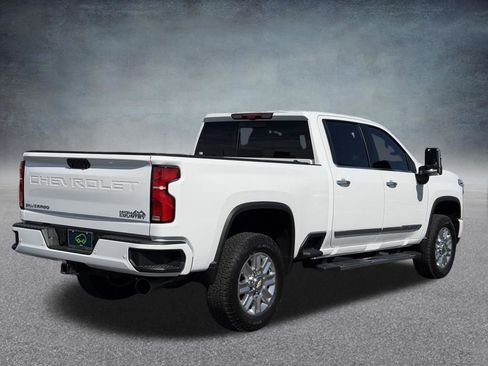 Used 2025 Chevrolet Silverado 2500 High Country w/ High Country Premium Package AWD/4WD image 4