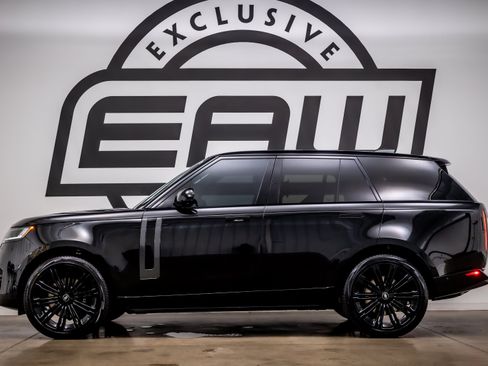 Used 2024 Land Rover Range Rover SE AWD/4WD image 6
