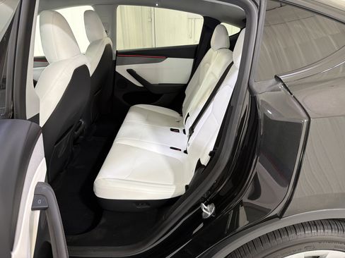 Used 2026 Tesla Model Y 2WD image 12