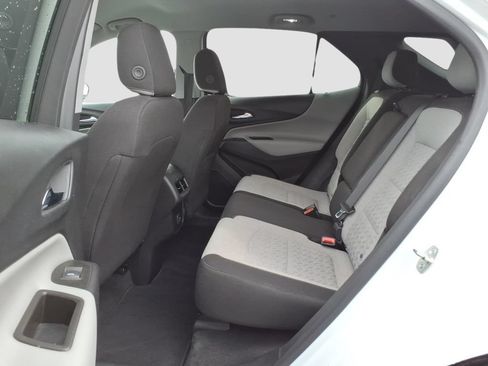 Used 2023 Chevrolet Equinox LT AWD/4WD image 16