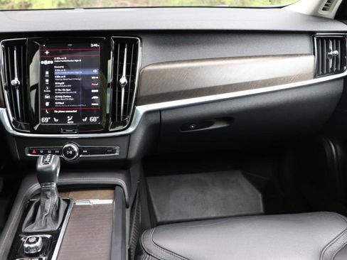 Used 2020 Volvo V90 T6 Cross Country AWD/4WD image 20