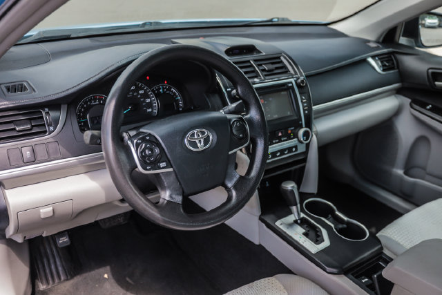 Used 2012 Toyota Camry LE FWD image 19