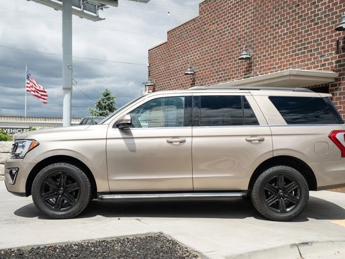 Used 2020 Ford Expedition XLT w/ Equipment Group 202A AWD/4WD image 3
