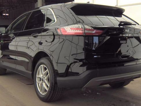 Used 2023 Ford Edge SEL w/ Convenience Package image 4