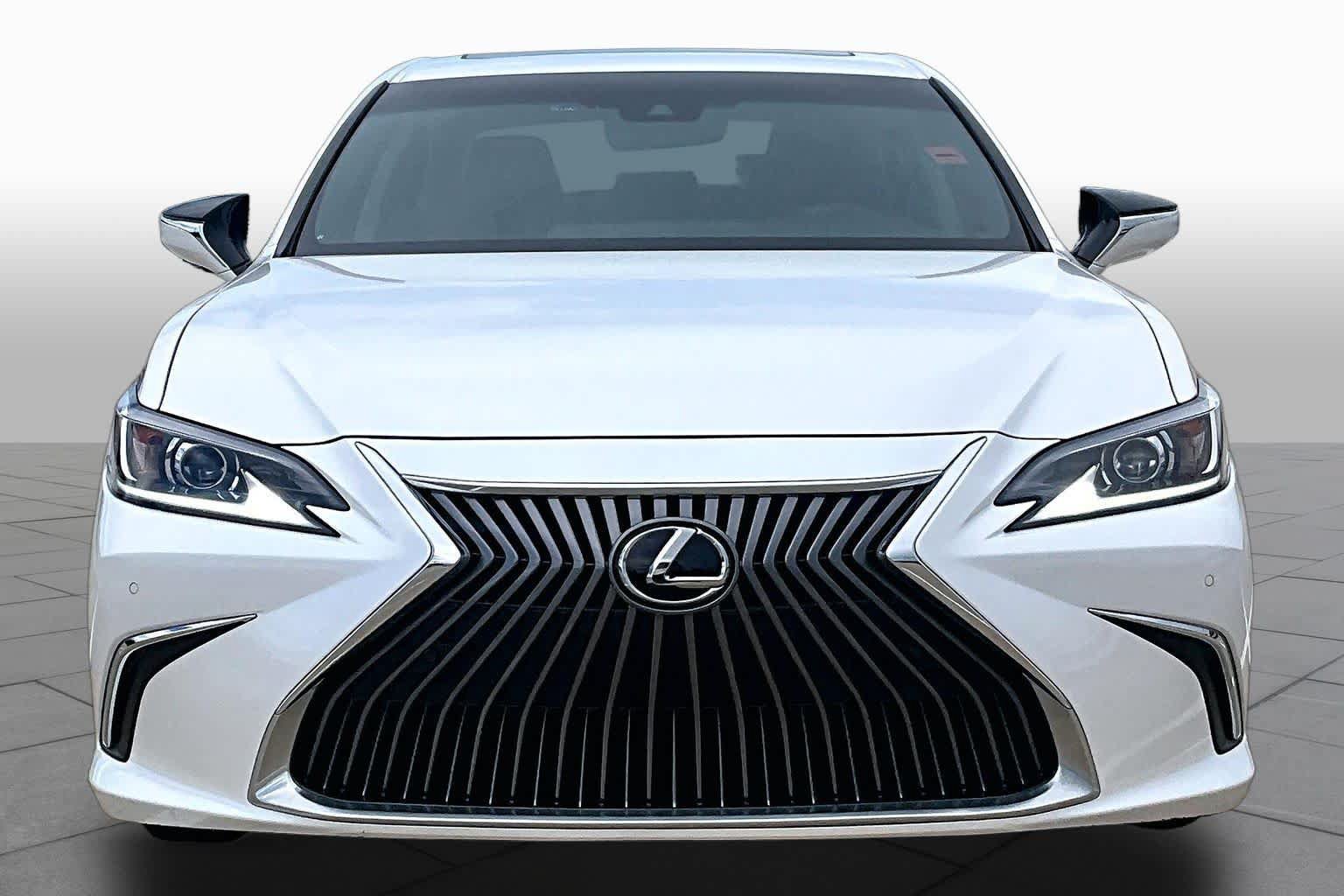 Used 2020 Lexus ES 350 w/ Premium Package FWD image 4