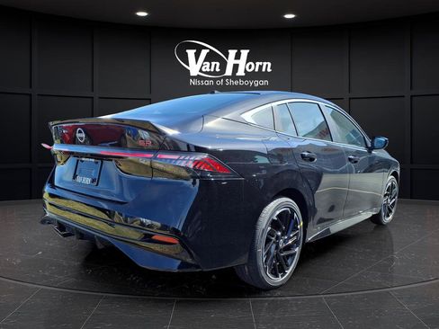 New 2026 Nissan Sentra SR w/ Floor Mat Package FWD image 11