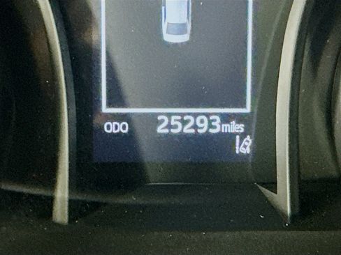 Used 2024 Toyota Camry SE FWD image 19
