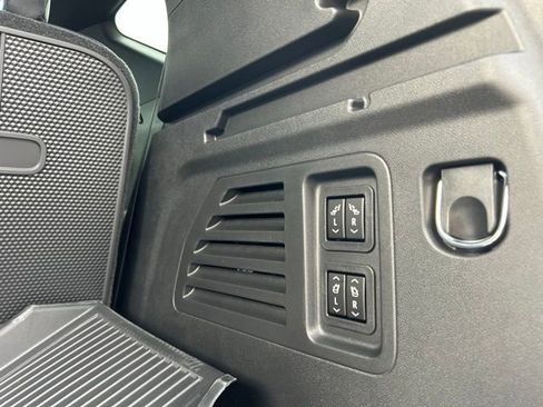 New 2026 Chevrolet Traverse RS w/ LPO, Floor Liner Package AWD/4WD image 9