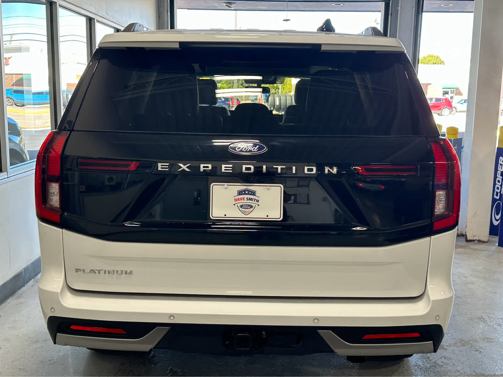 Certified 2025 Ford Expedition Platinum AWD/4WD image 8