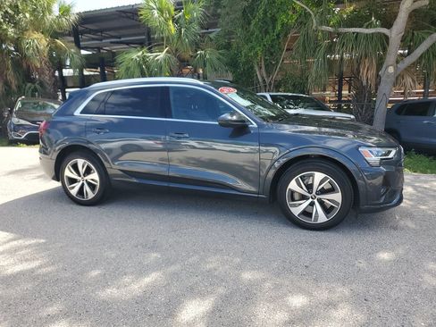 Certified 2024 Audi Q8 e-tron Premium Plus w/ Premium Plus Package AWD/4WD image 4