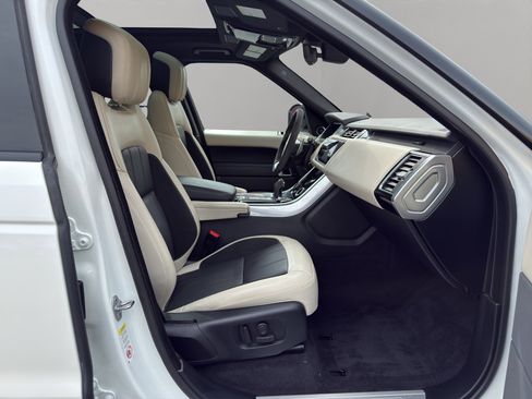 Used 2020 Land Rover Range Rover Sport HST image 20