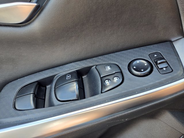 Used 2025 Nissan Sentra SR w/ SR Premium Package FWD image 35