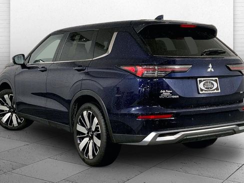 Used 2025 Mitsubishi Outlander SE AWD/4WD image 11