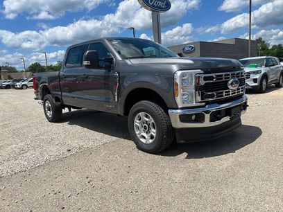 New 2026 Ford F350 XLT w/ FX4 Off-Road Package